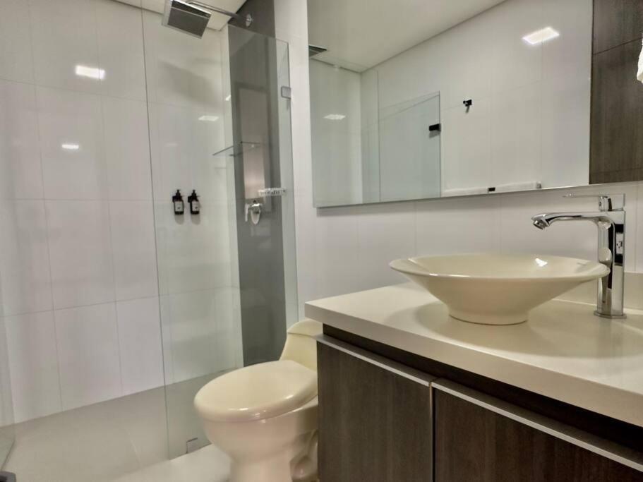 202 Family Haven In El Poblado: Spacious & Charming Medellin