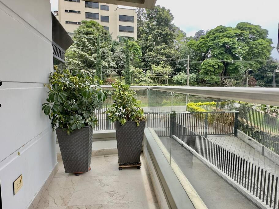Apartment 202 Family Haven In El Poblado: Spacious & Charming Medellin