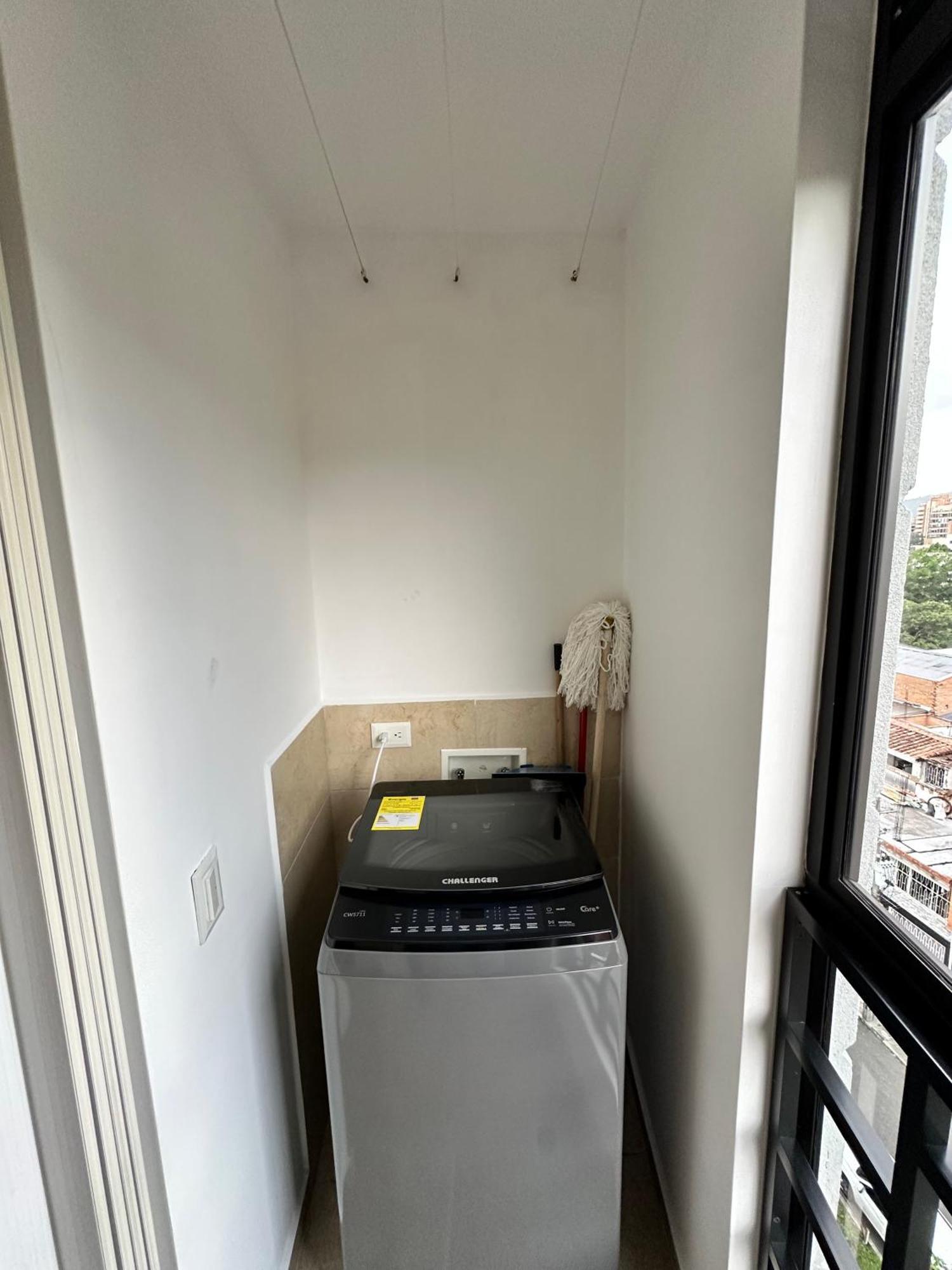 Apartamento En Laureles Cerca A La 70 Y Estadio - 702