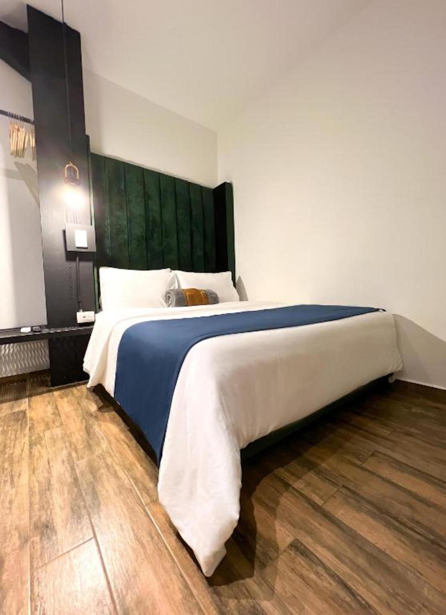 Lleras Hotel