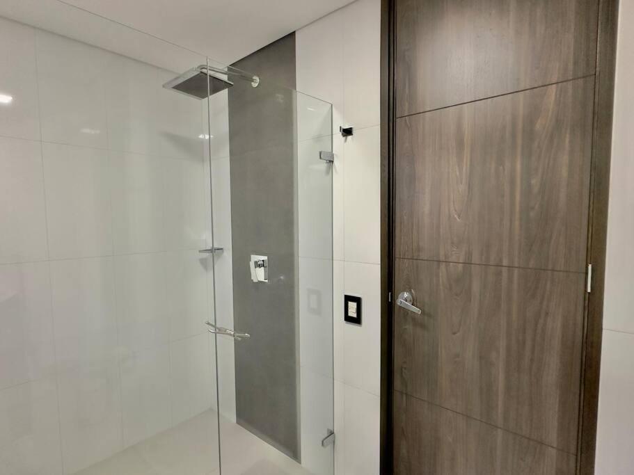 502 El Poblado: Beautiful & Ample Space For Families Apartamento Medellín