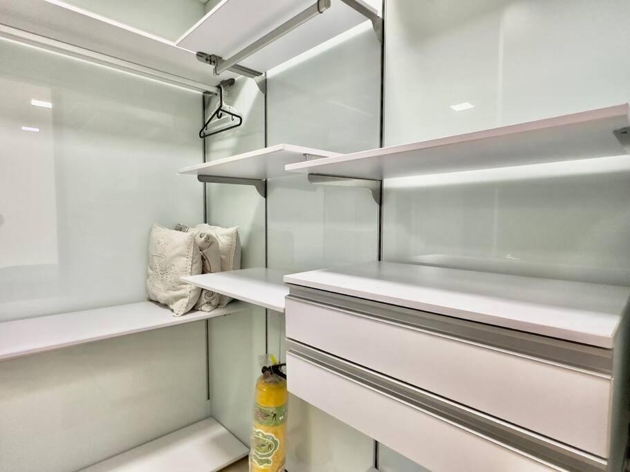 Apartamento 502 El Poblado: Beautiful & Ample Space For Families Medellín