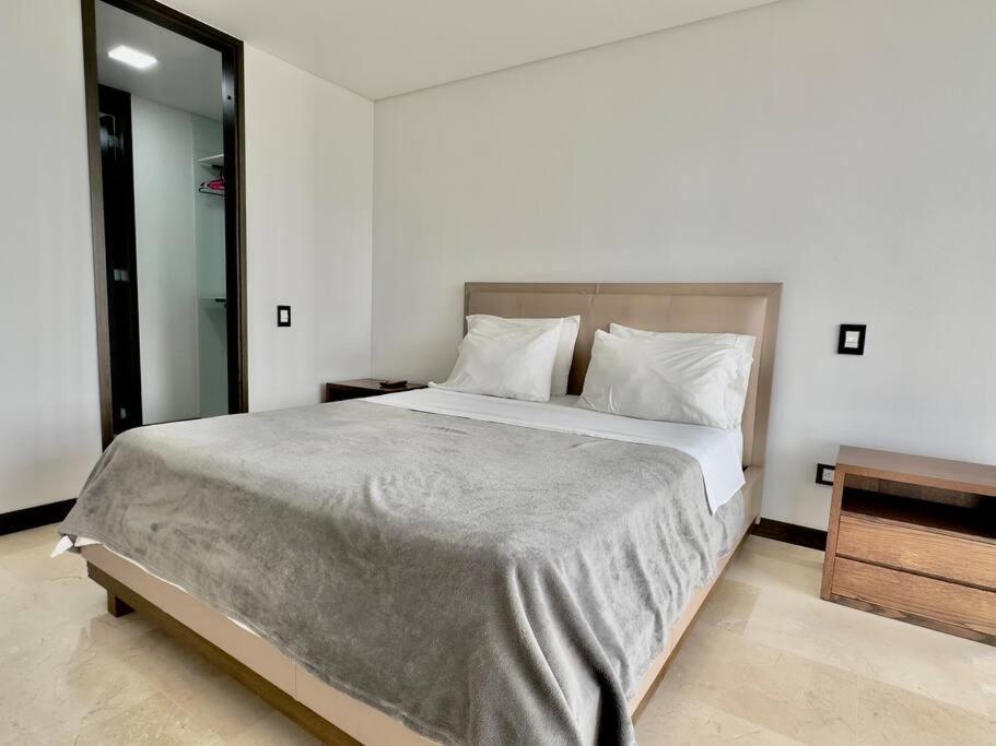 Apartamento 502 El Poblado: Beautiful & Ample Space For Families
