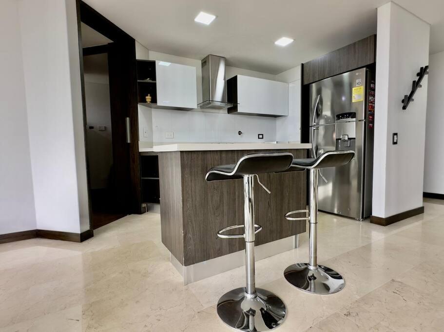 Apartamento 502 El Poblado: Beautiful & Ample Space For Families