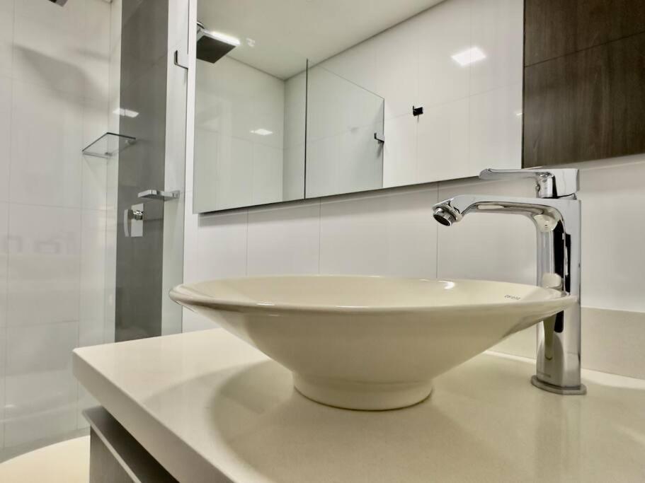 Apartamento 502 El Poblado: Beautiful & Ample Space For Families *