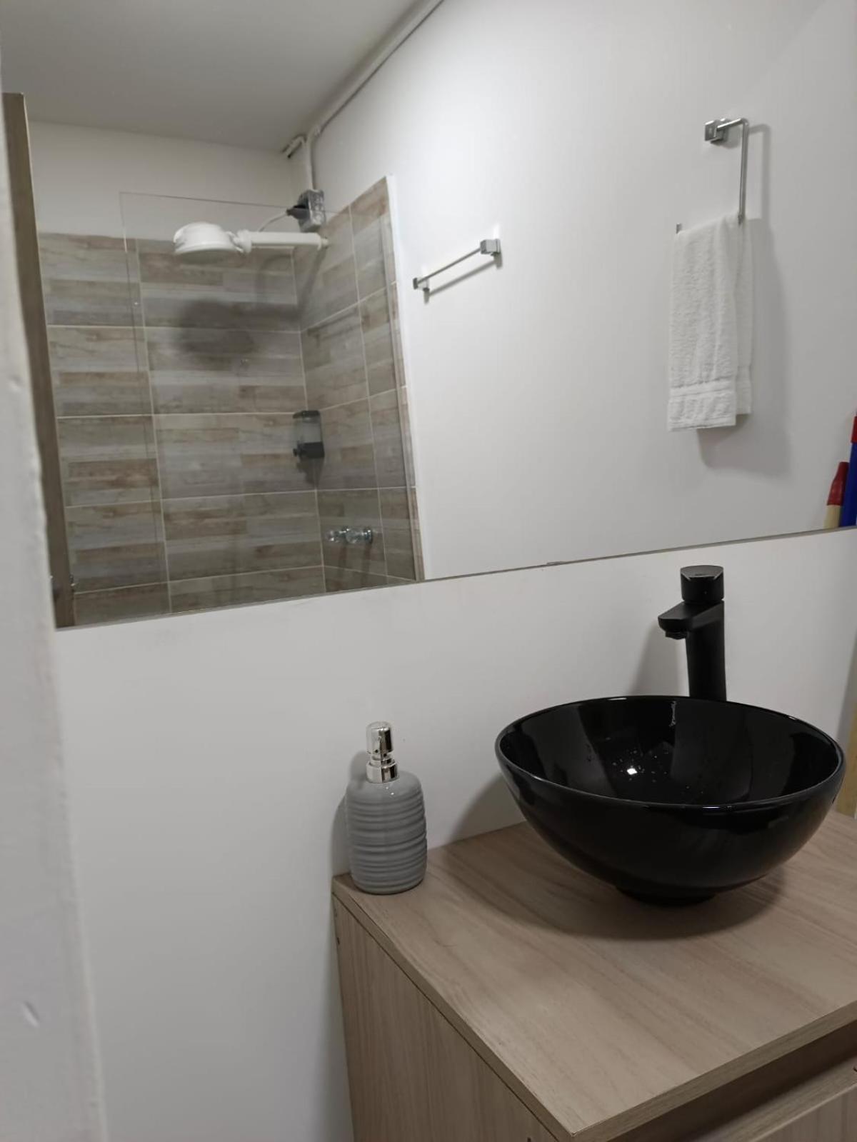 Apartamento 102 En Laureles Cerca Al Estadio Y La 70 Medellín