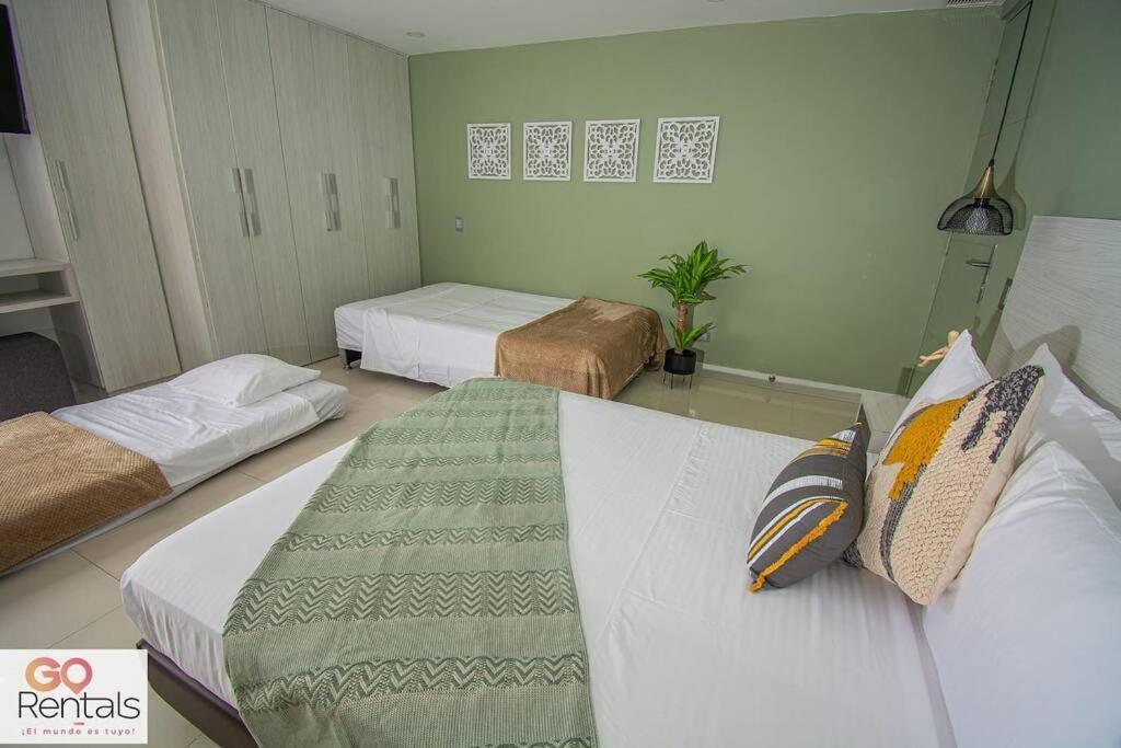 Apartment Cozy In Poblado, Parking, No Fee 1107 Medellin