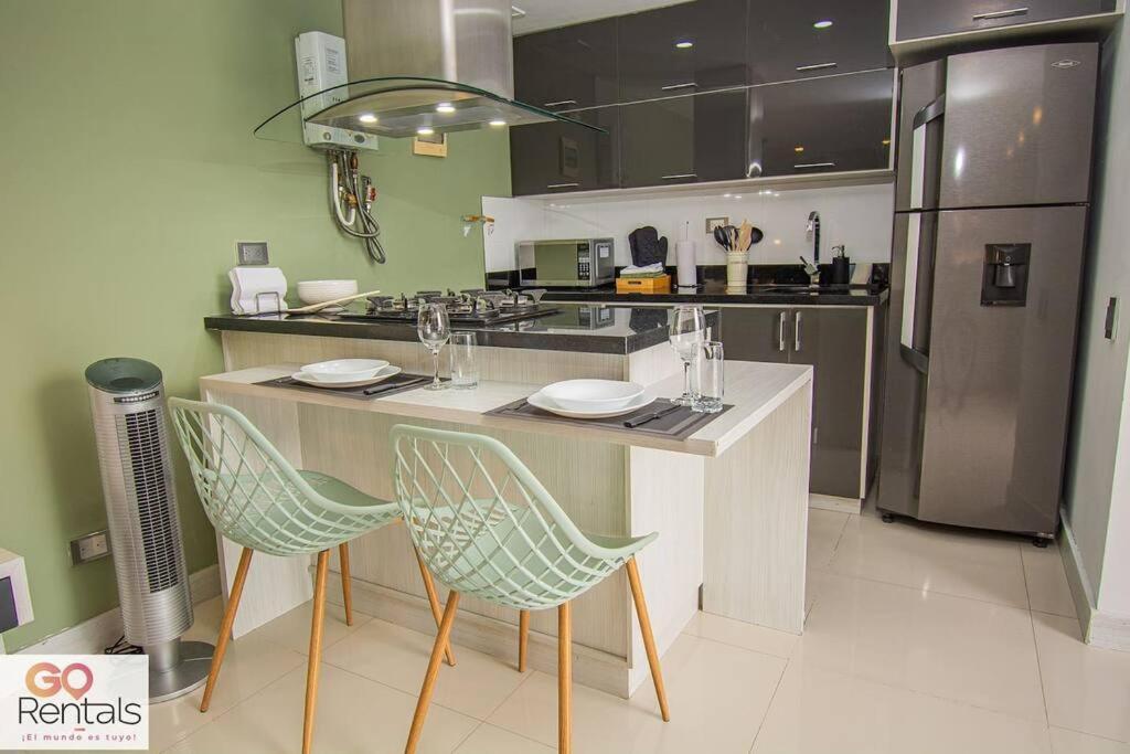 Cozy In Poblado, Parking, No Fee 1107 * Medellin