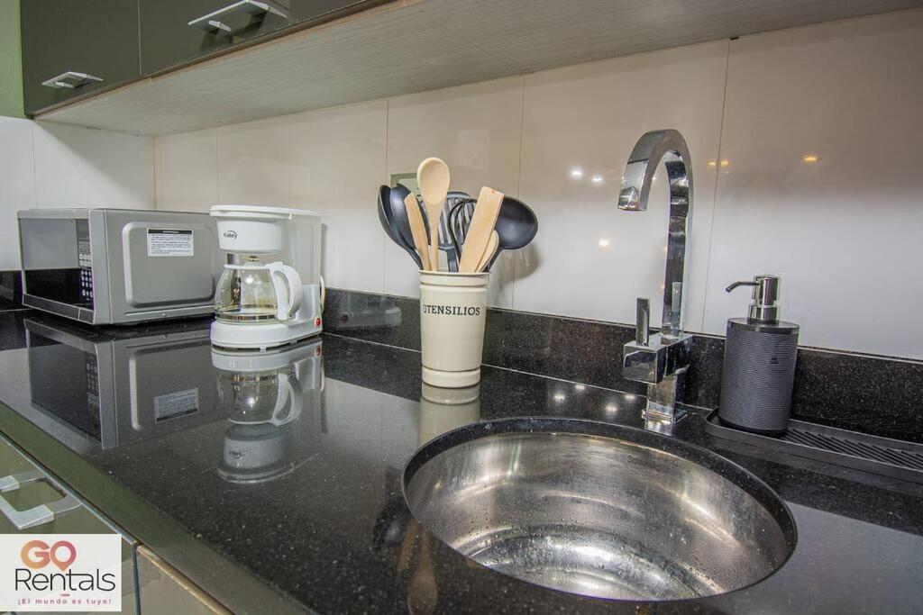 Cozy In Poblado, Parking, No Fee 1107 Apartment *