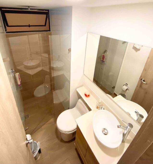 Apartamento New Apto In Convenient Location With Parking