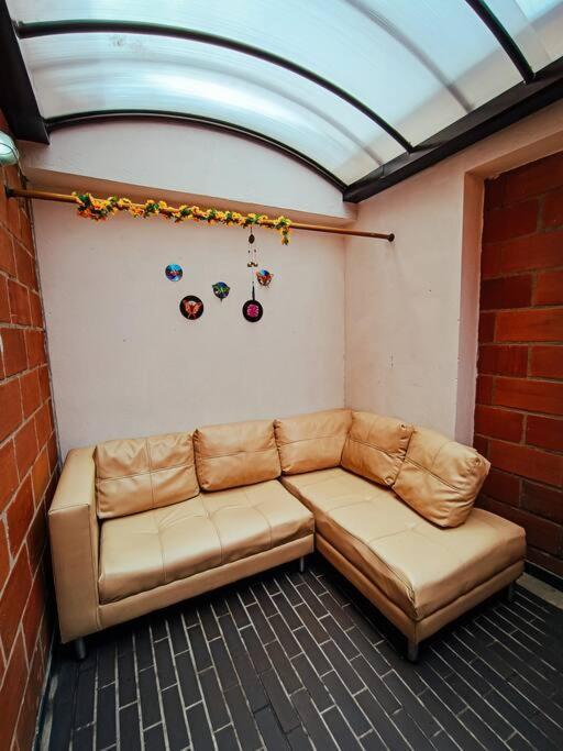 Lindo Con Patio Privado. Medellín