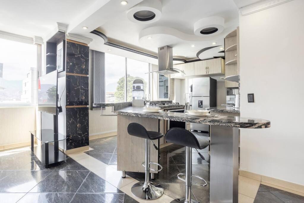 Apartamento Center Flats - In El Poblado Near Park Lleras, Medellin!