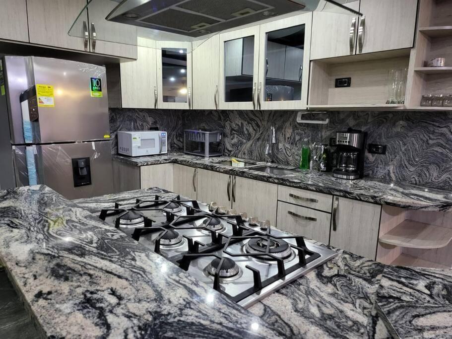 Center Flats - In El Poblado Near Park Lleras, Medellin! Apartamento *