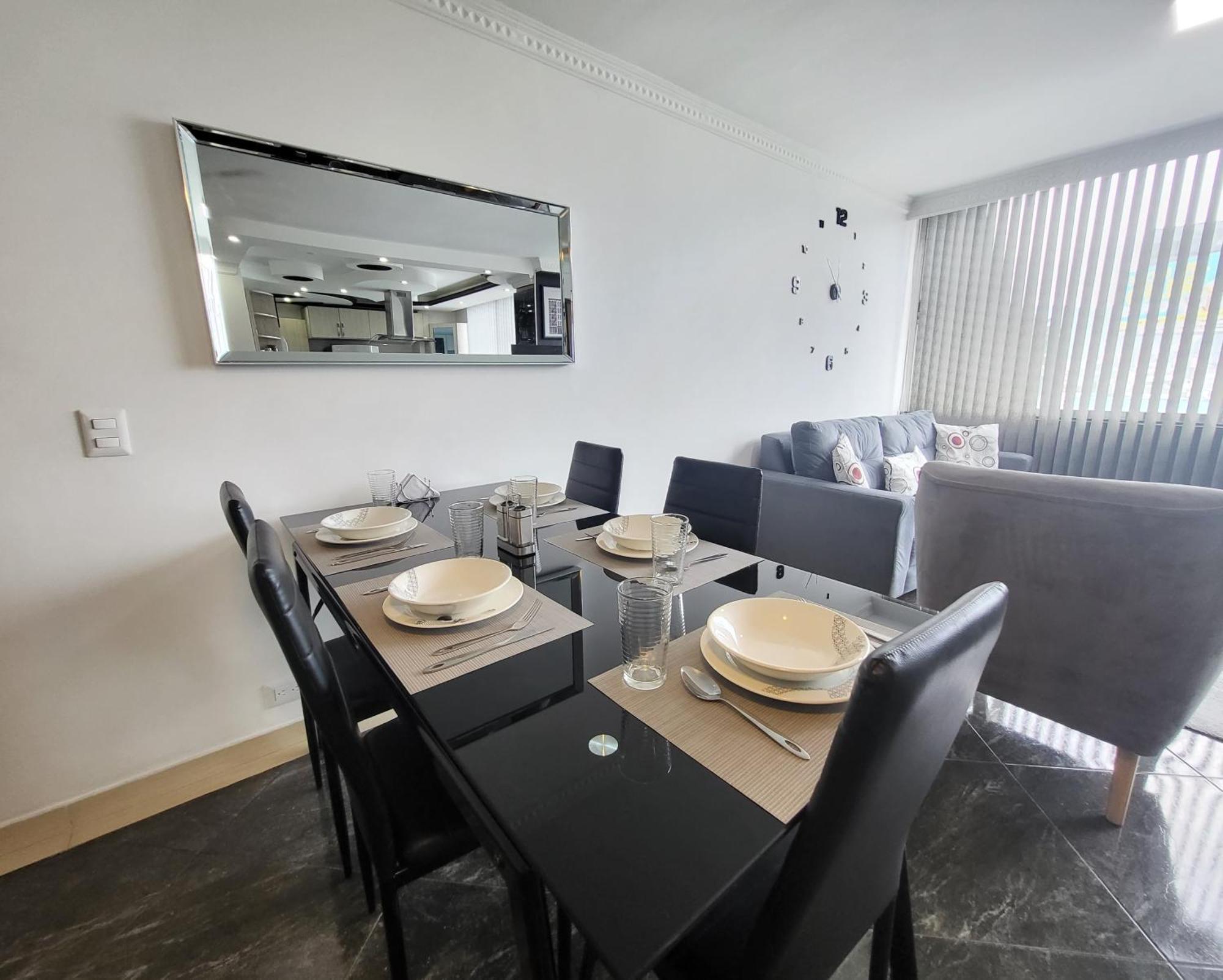 Apartamento Center Flats - In El Poblado Near Park Lleras, Medellin!