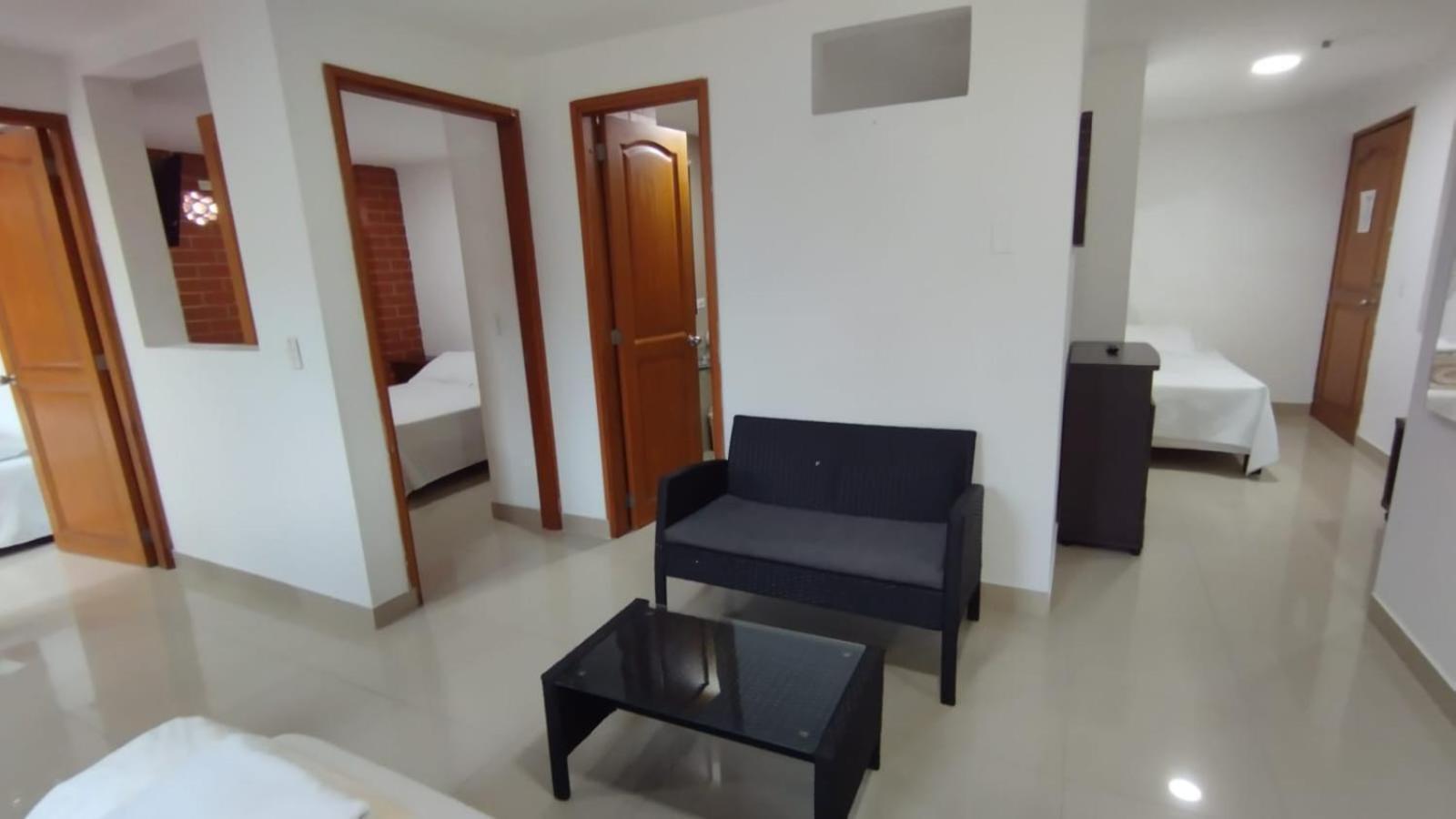 Apartahotel Montes *