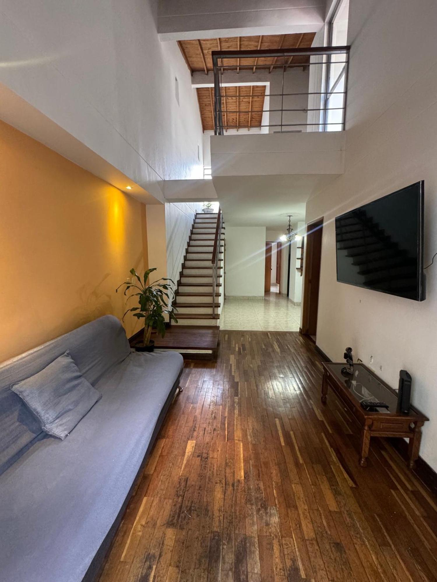 Holiday home Casa Entera-cerca A Mall La Y Estacion De Tranvia Medellin