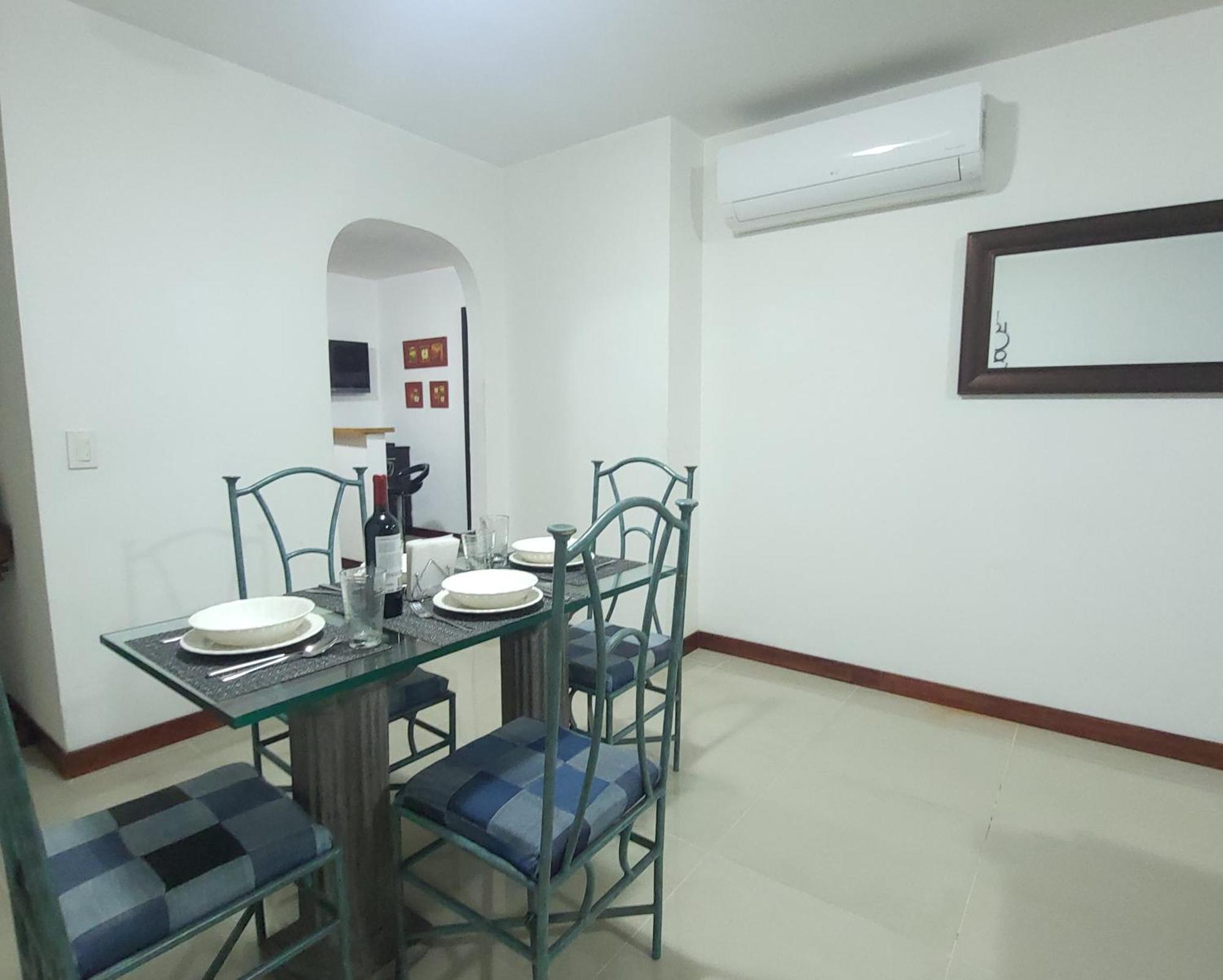 Apartamento Center Flats - In El Poblado Near Park Lleras, Medellin!