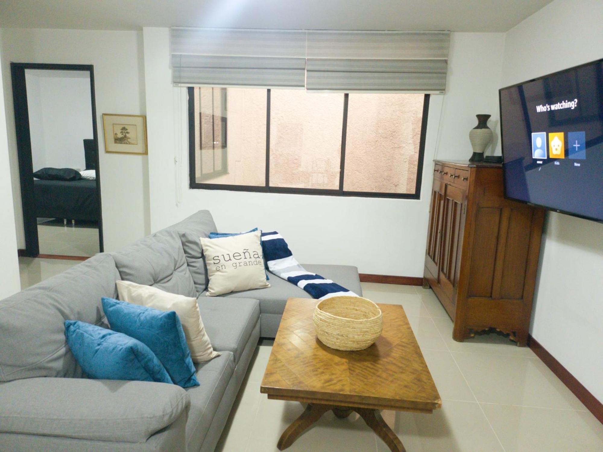 Apartamento Center Flats - In El Poblado Near Park Lleras, Medellin! *