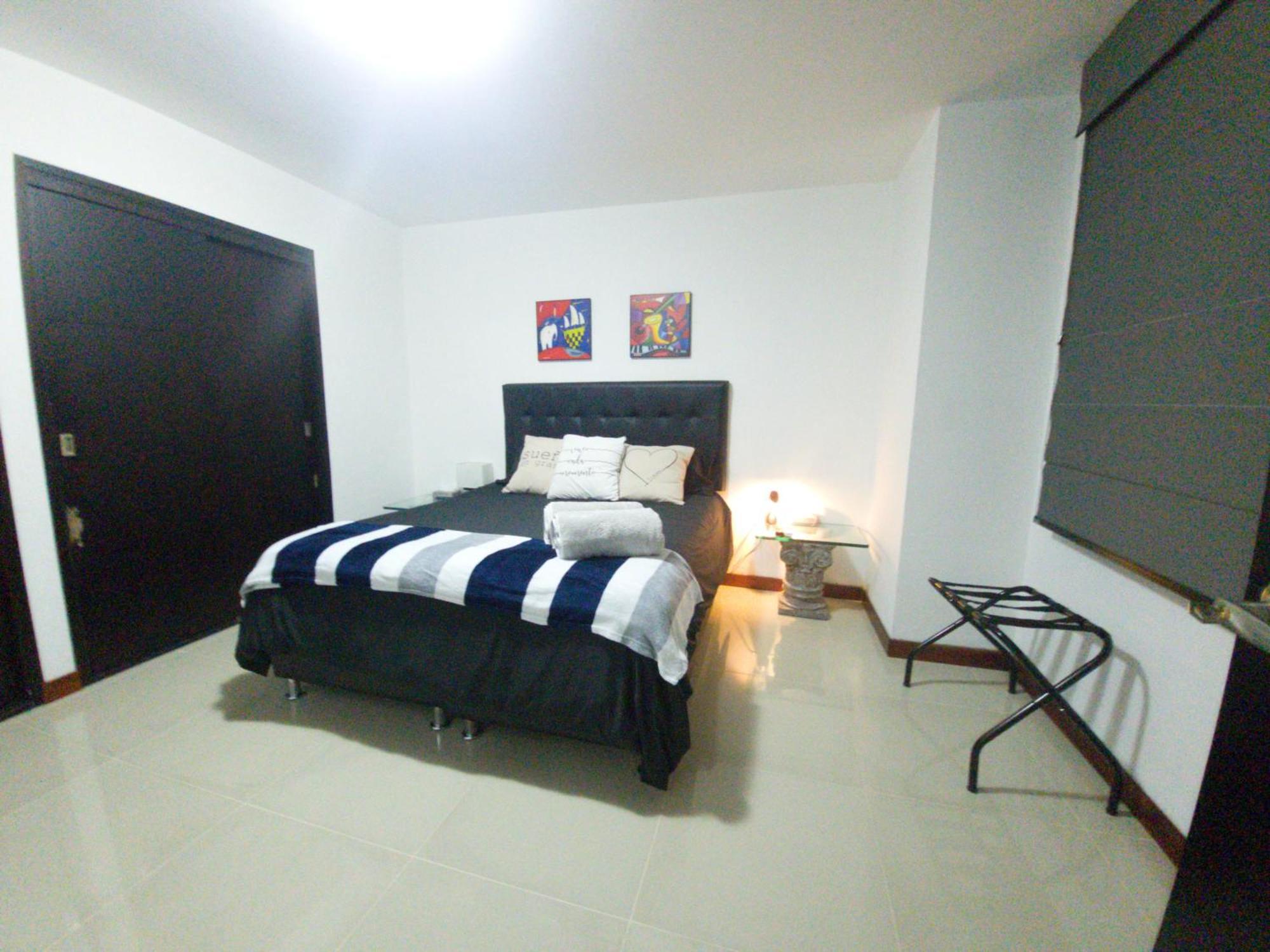 Apartamento Center Flats - In El Poblado Near Park Lleras, Medellin! Medellín