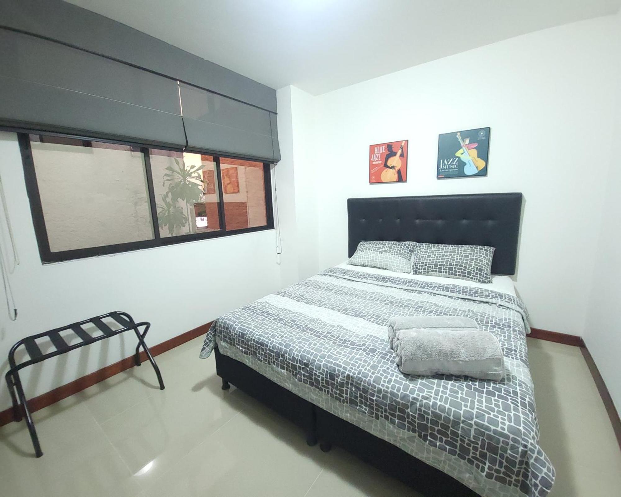 Apartamento Center Flats - In El Poblado Near Park Lleras, Medellin!