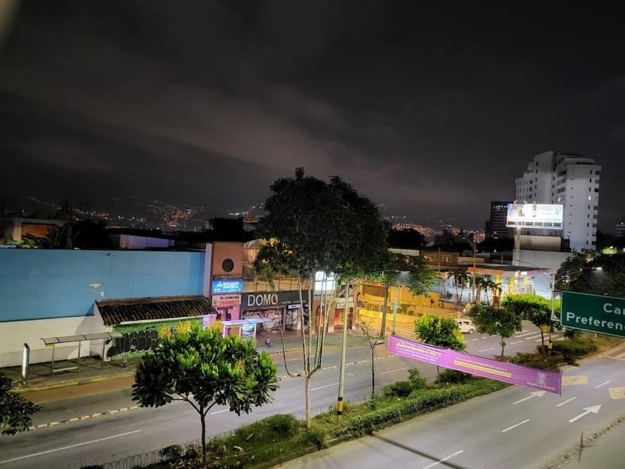 Apartamento Center Flats - In El Poblado Near Park Lleras, Medellin!