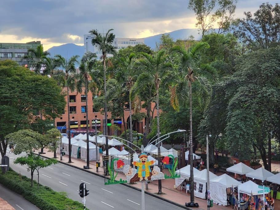 Apartamento Center Flats - In El Poblado Near Park Lleras, Medellin! *