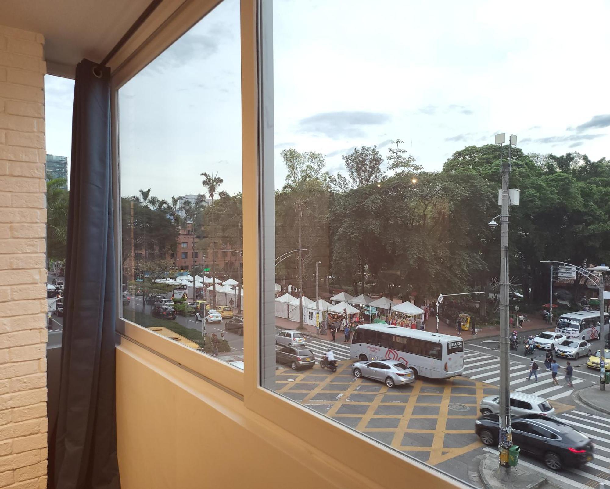 Apartamento Center Flats - In El Poblado Near Park Lleras, Medellin!