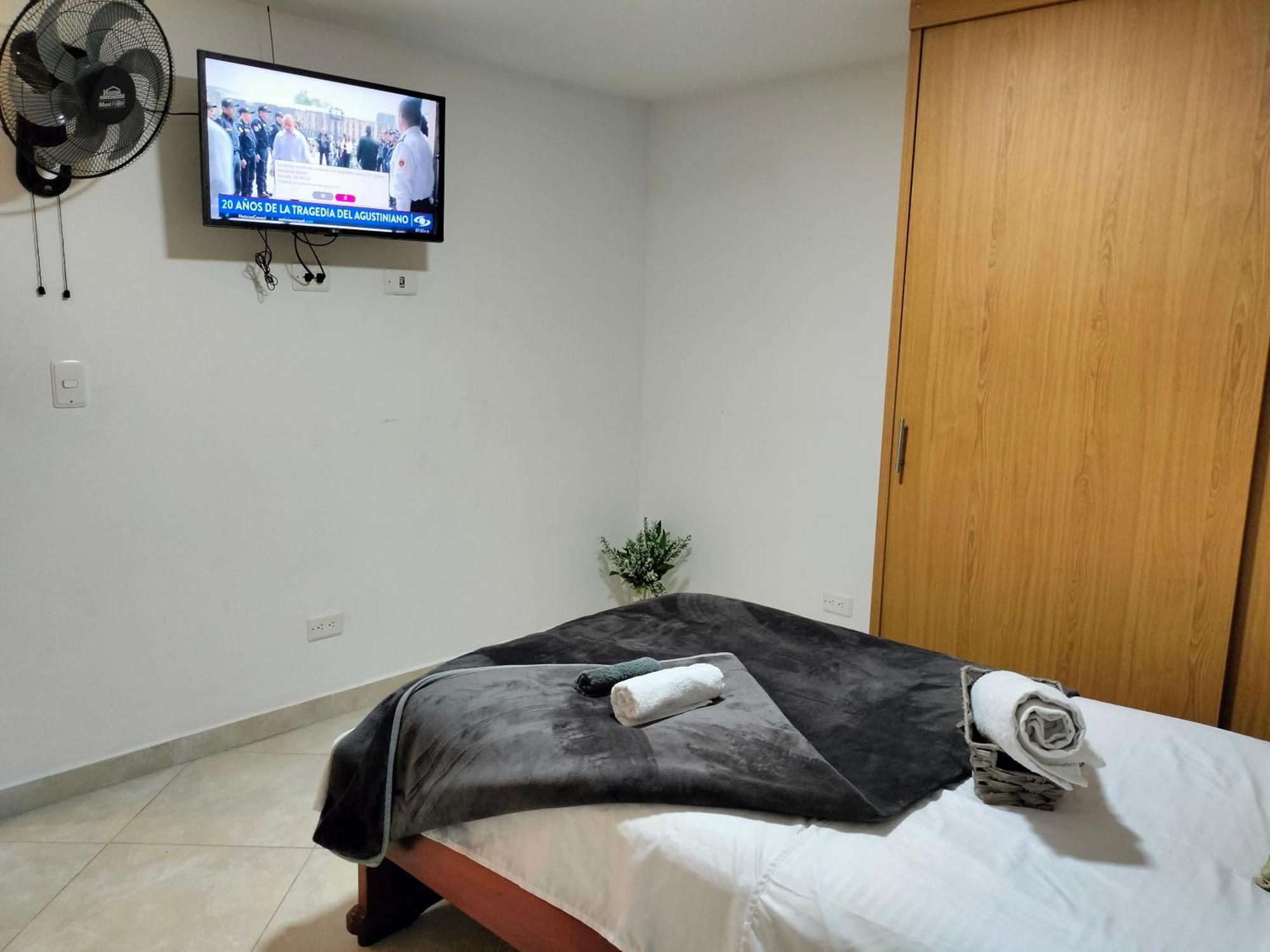 Apartamento En El Corazon De La Ciudad Con Impresionantes Vistas Urbanas *