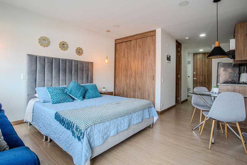 Apartamento Remotecasa - Vibrant Cityscape In Laureles