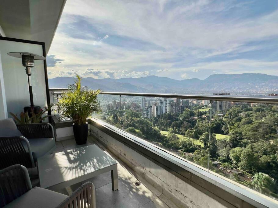 Apartamento 2002 Skyline View In El Poblado Medellín