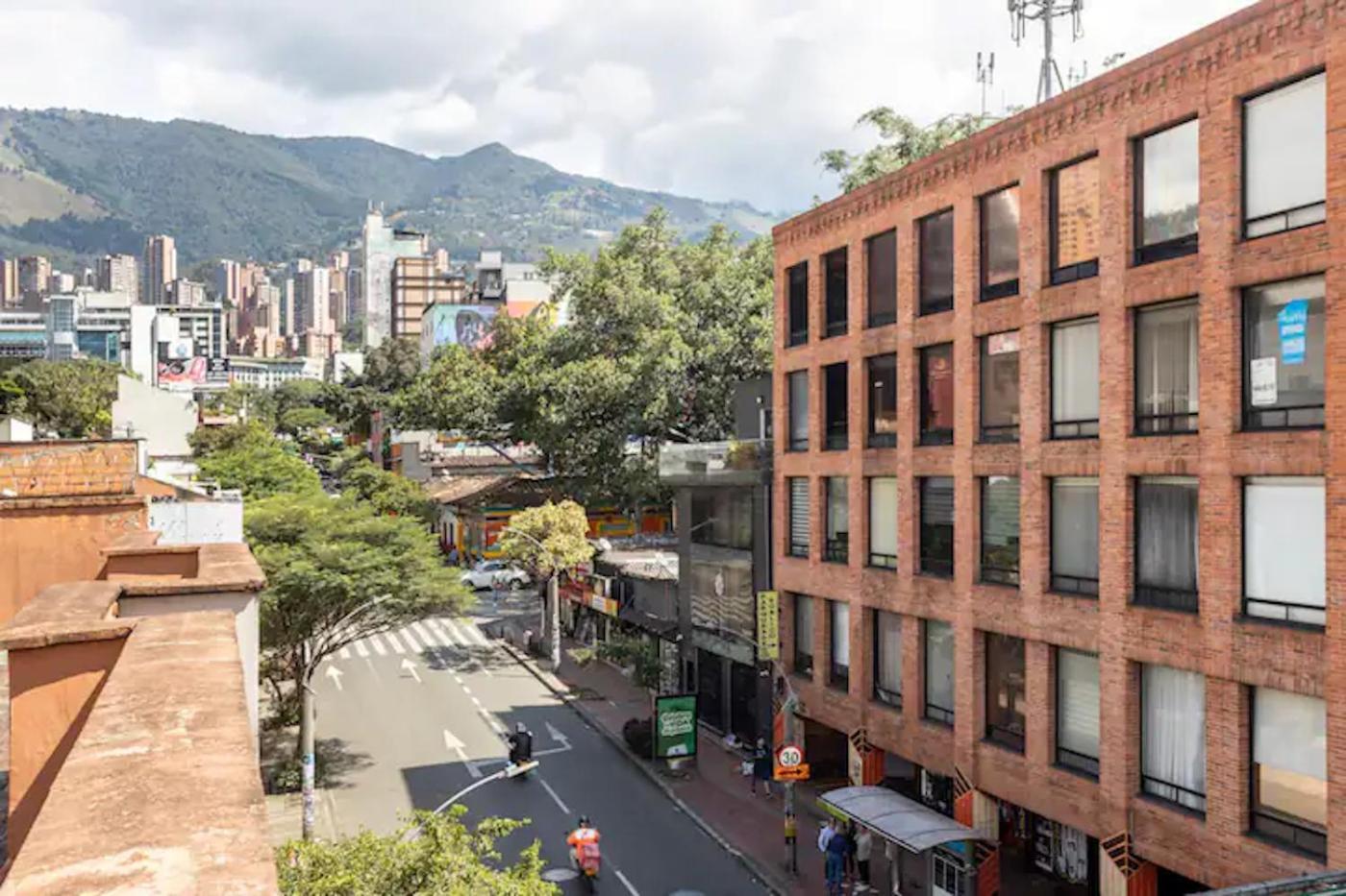 Center Flats - In El Poblado Near Park Lleras, Medellin! Medellín