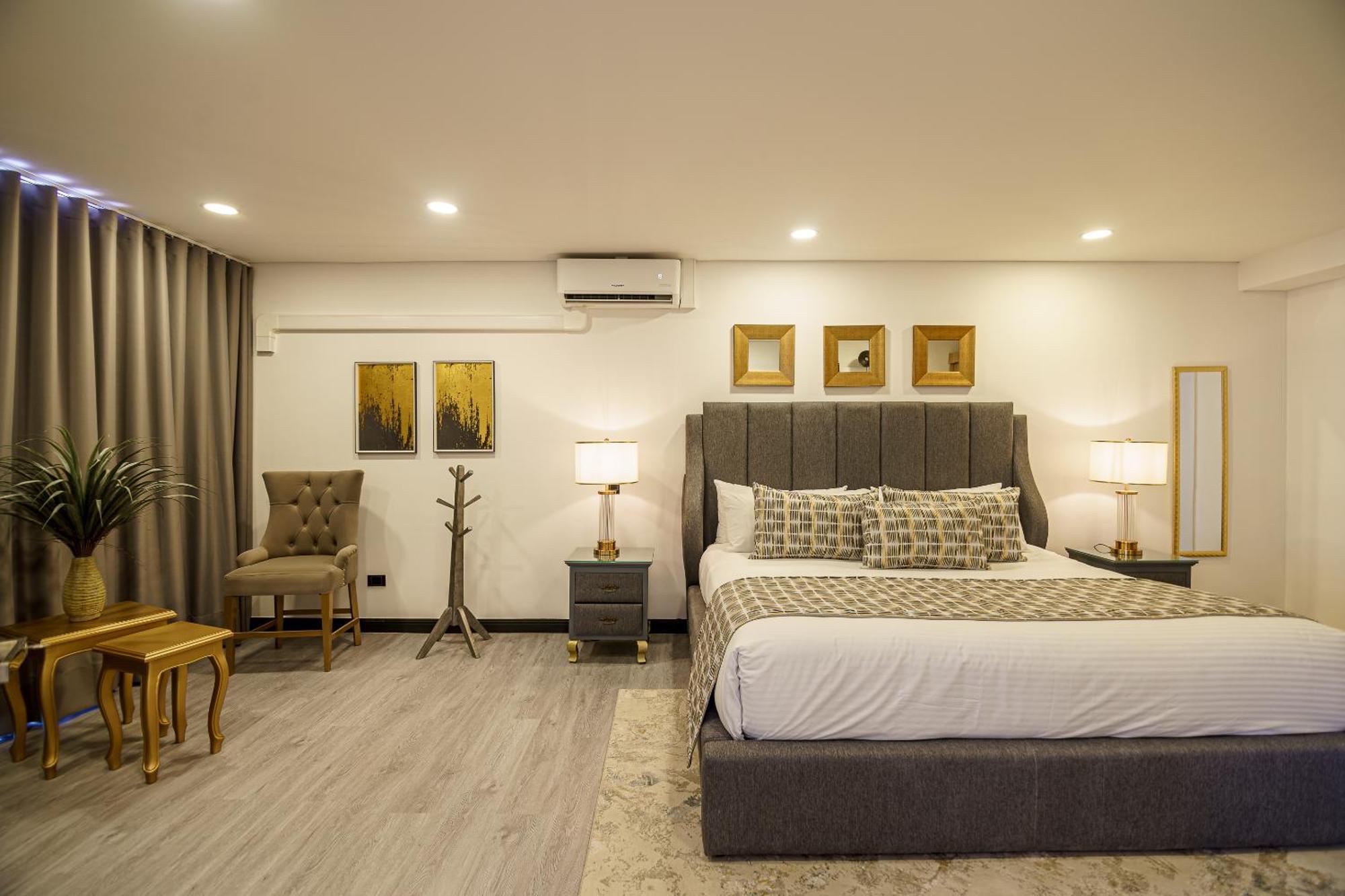 Hotel First Class Medellín