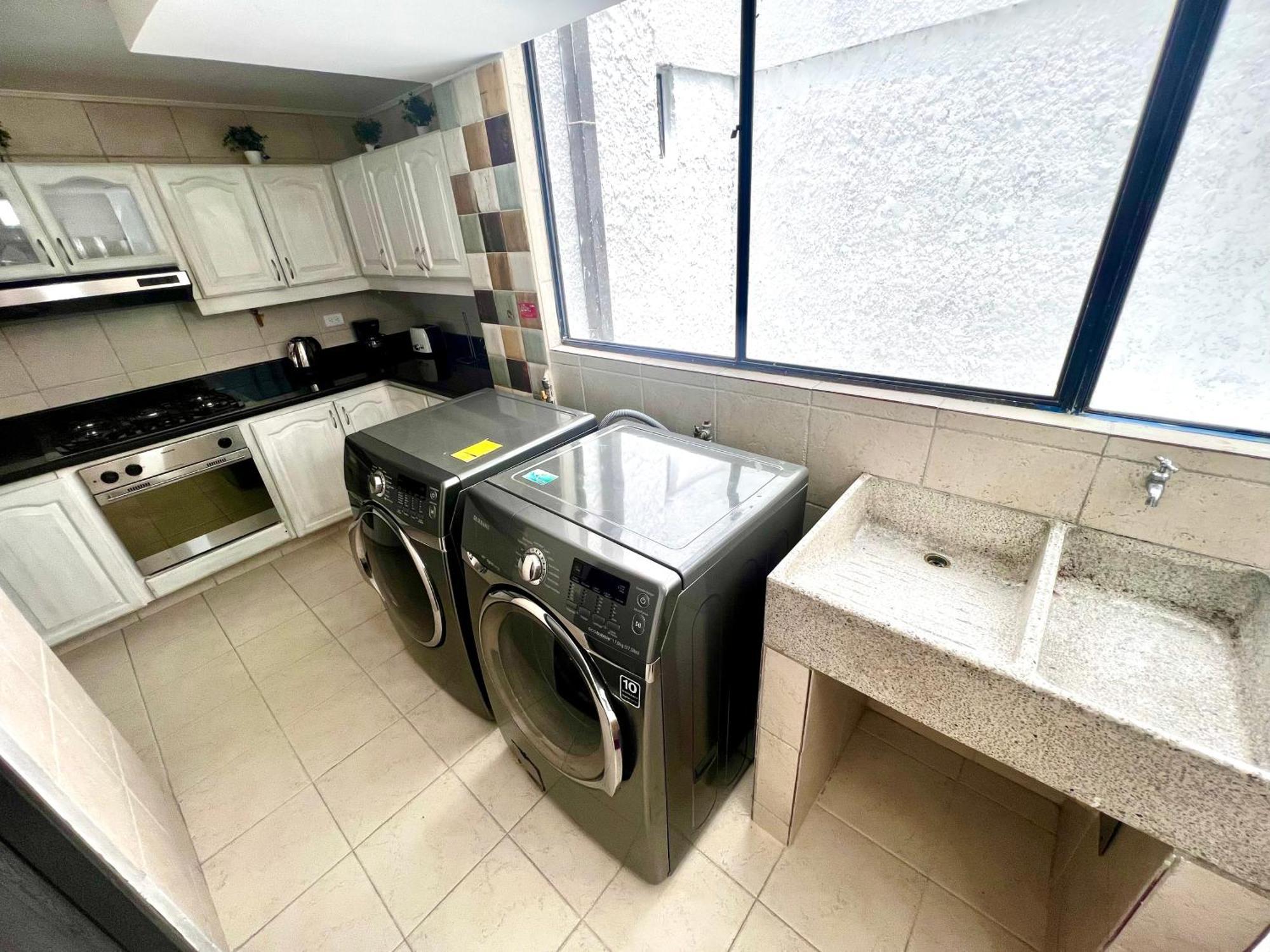 Apartamento Lujoso, Comodo Y Amplio, Mejor Barrio