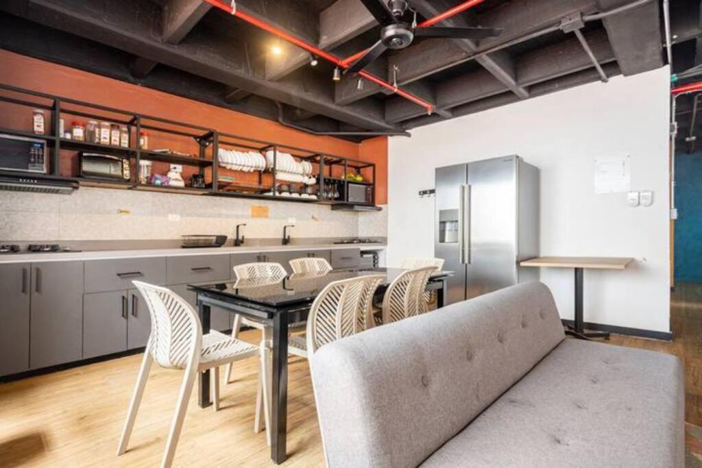 Be Together Coworking & Coliving 501 *