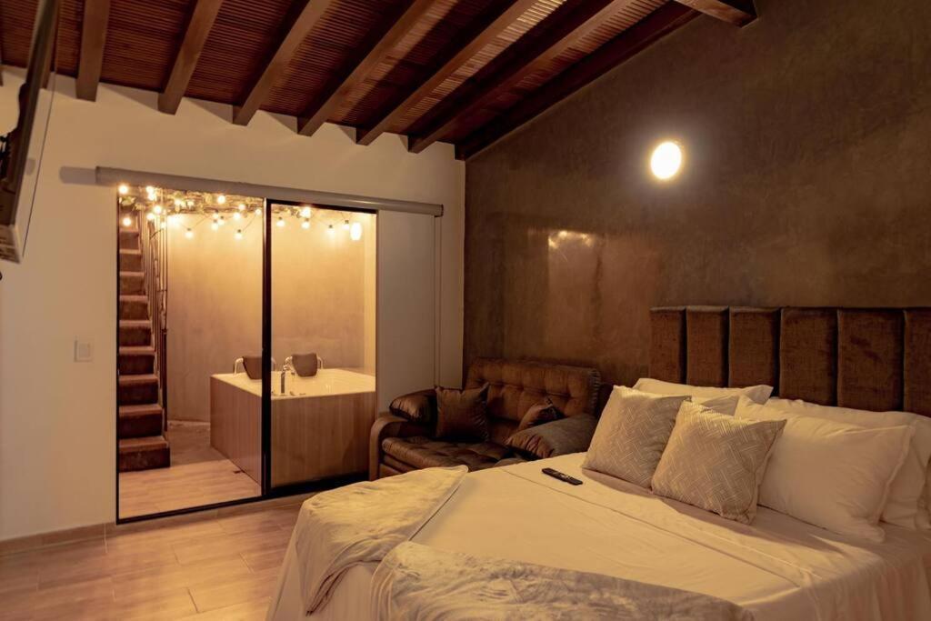 202 Romantic Loft With Jacuzzi Apartamento