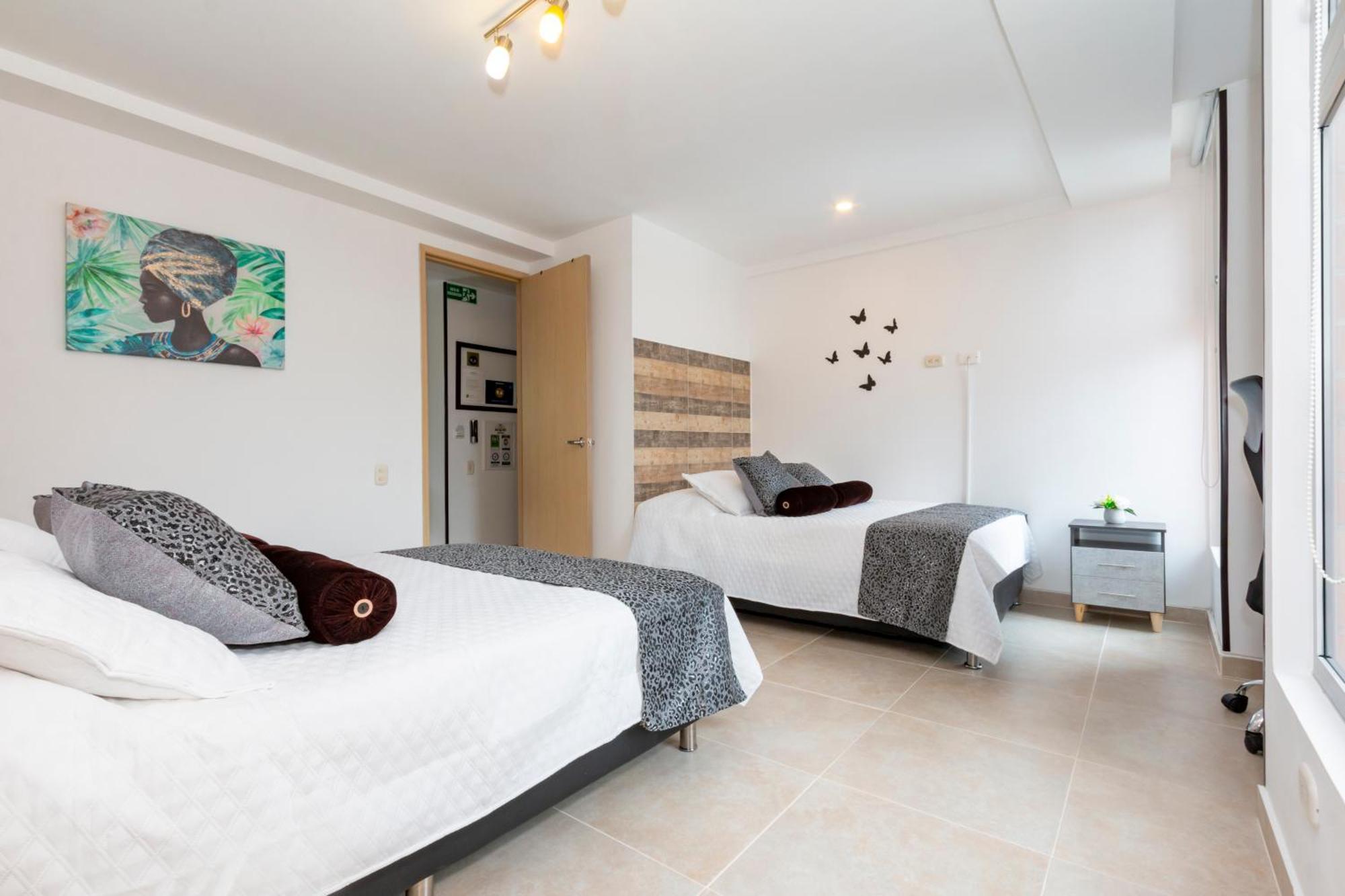 Apartamento En Zona Comercial *