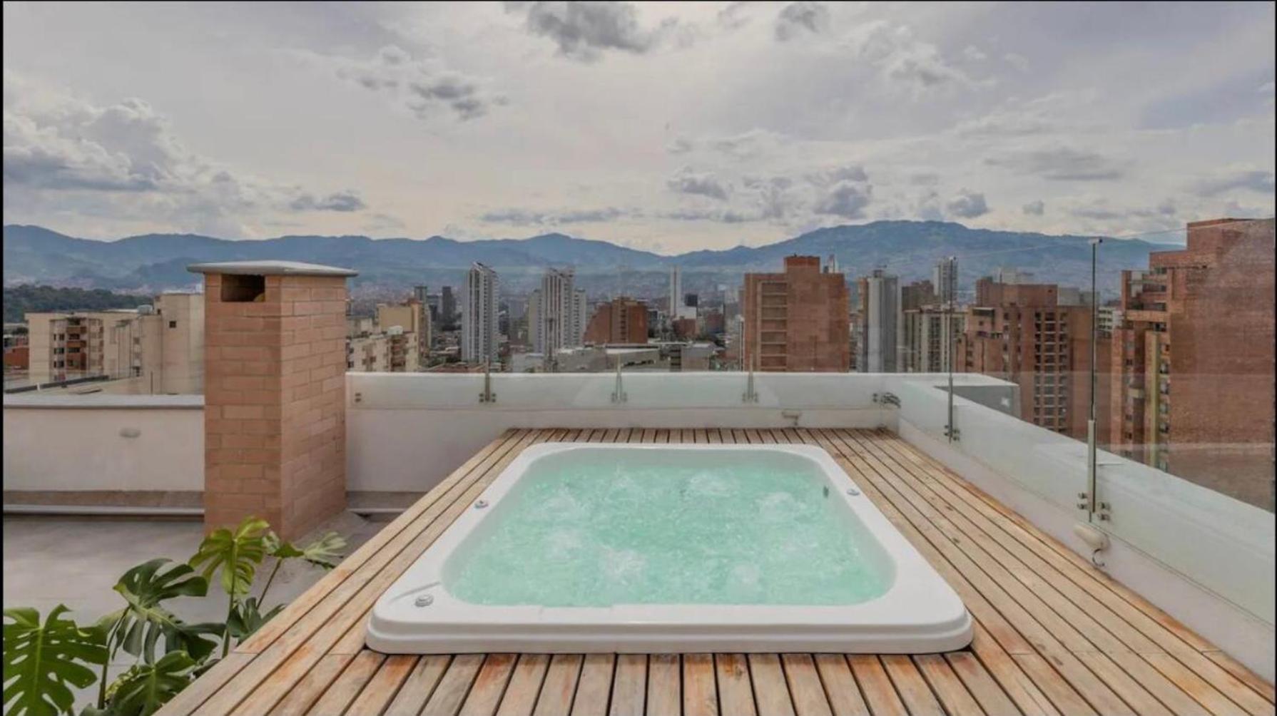 Loft Luminoso Y Moderno Con Excelentes Vistas Medellín