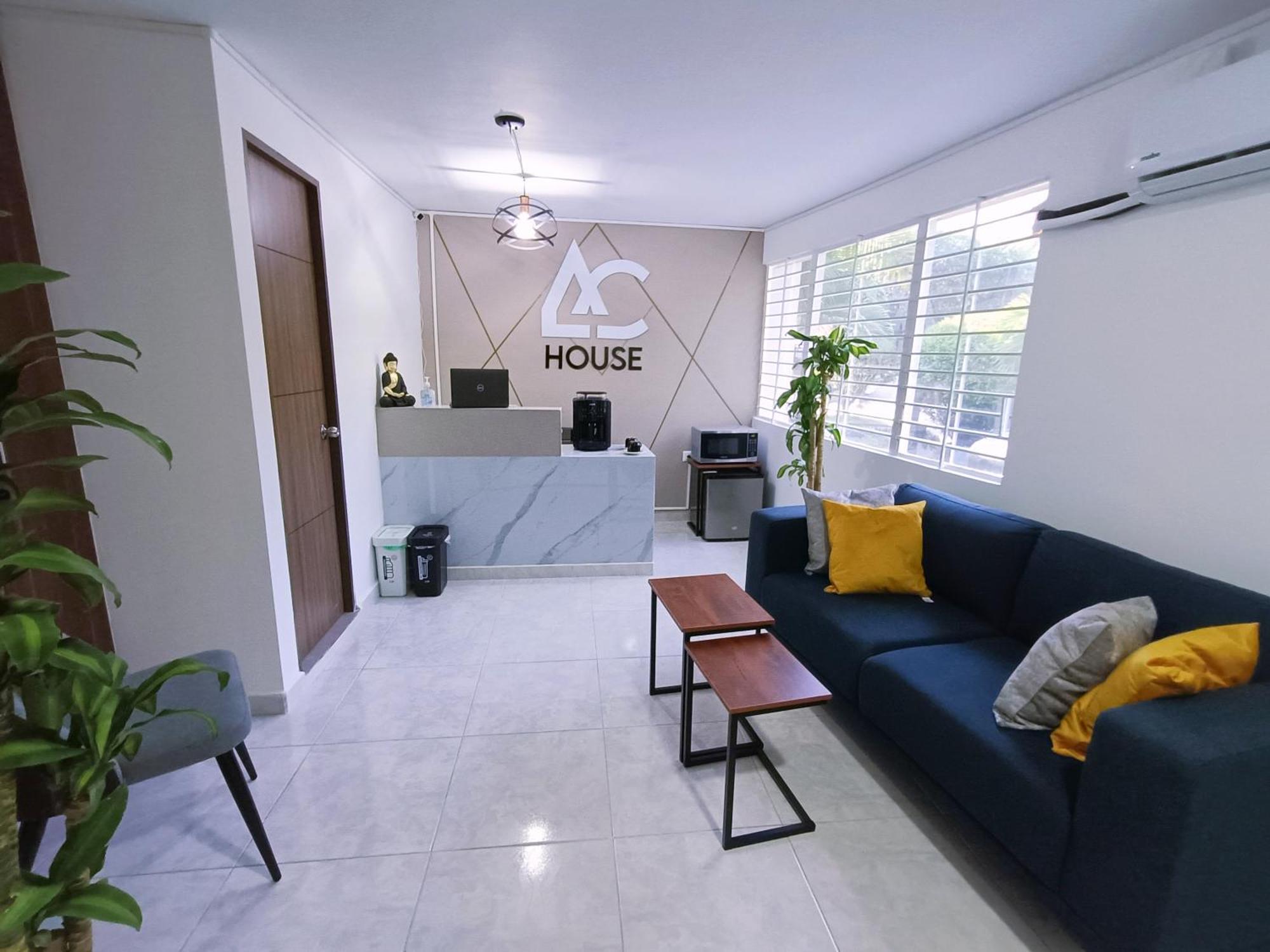 Ac - House Laureles - Self Cheking Pensión *