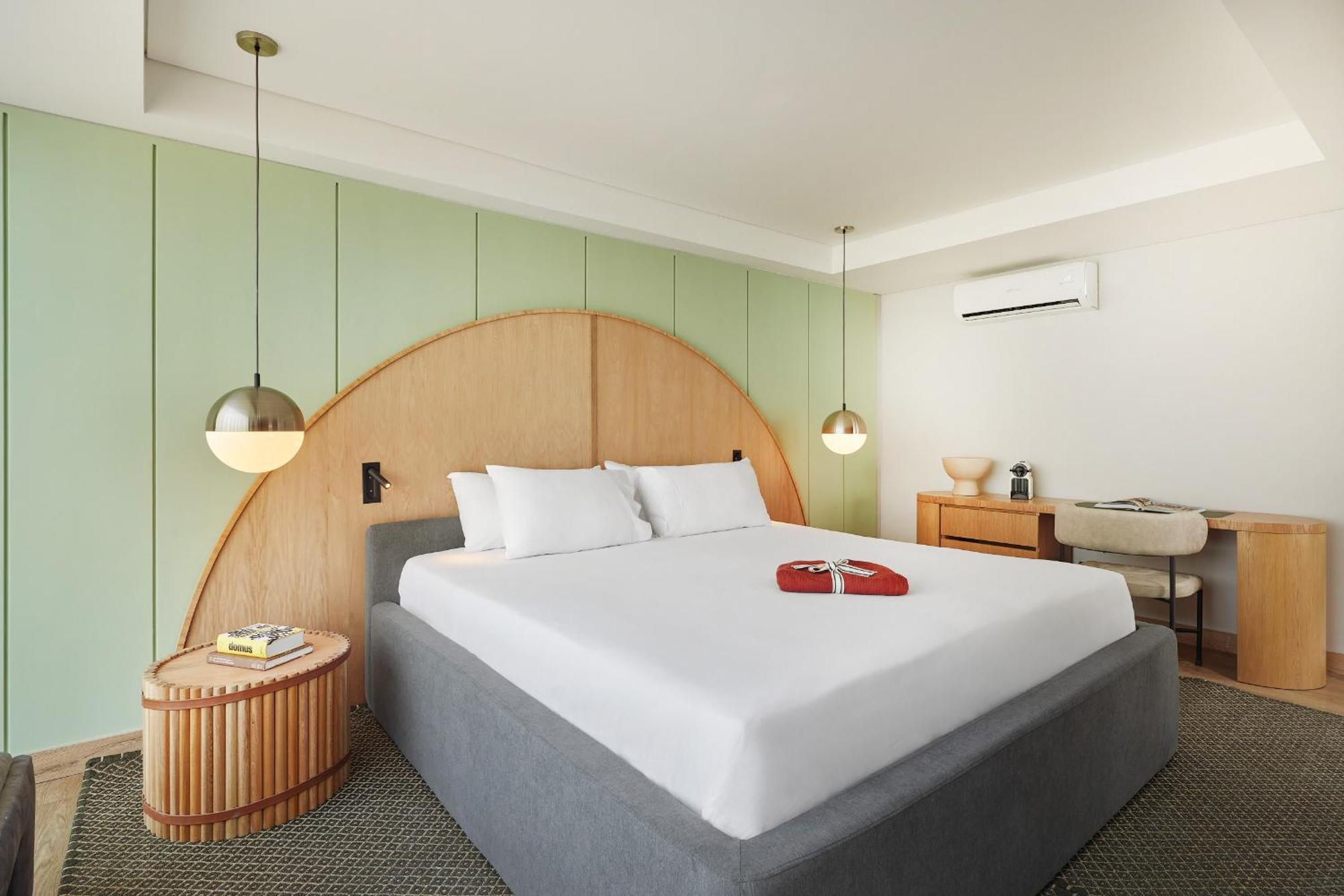 Wellcomm & Hotel 4*