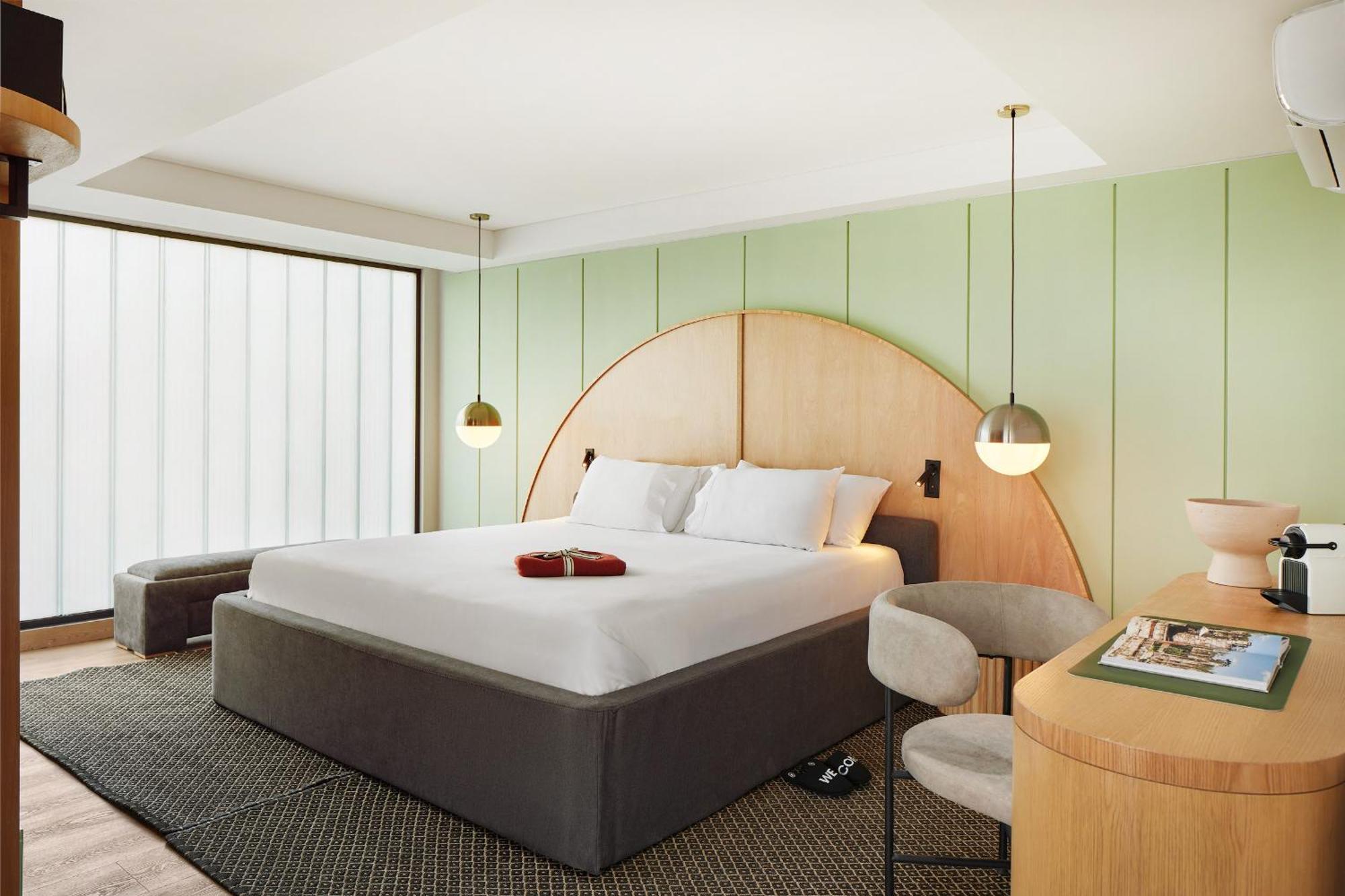 Wellcomm & Hotel