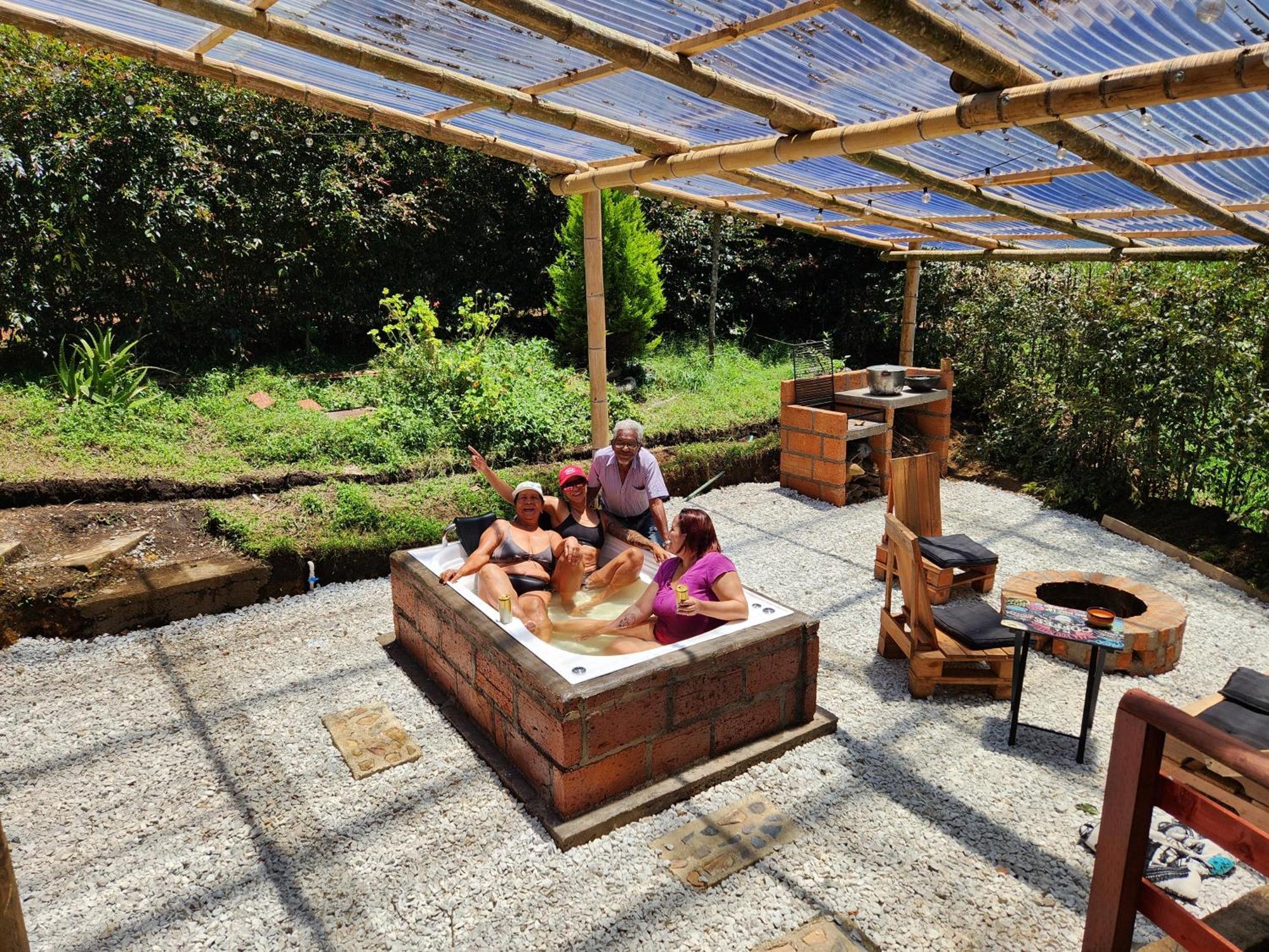 En La Naturaleza Con Jacuzzi - Santa Elena