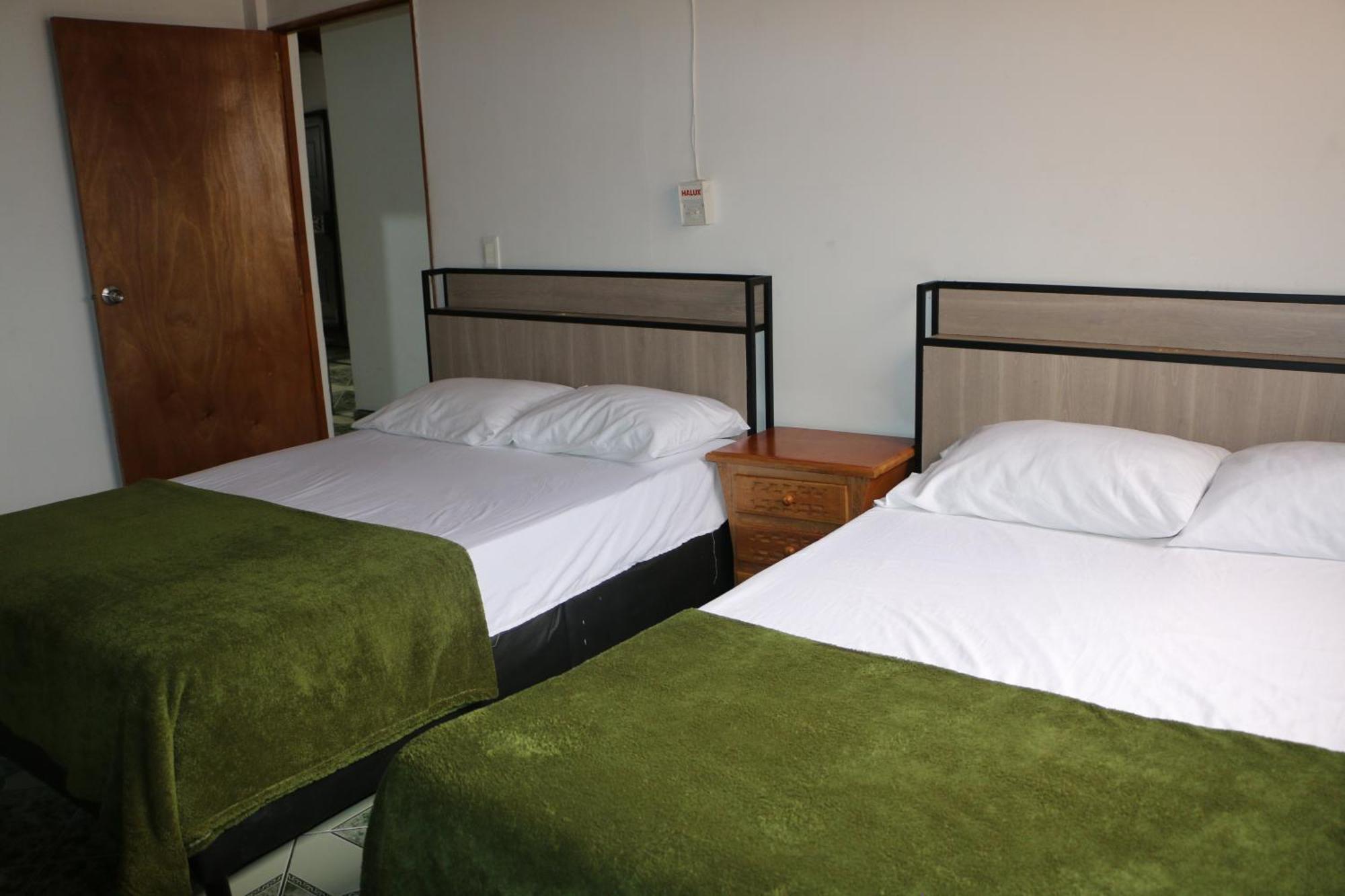 Aparta Torre De Prado Penthouse * Medellín