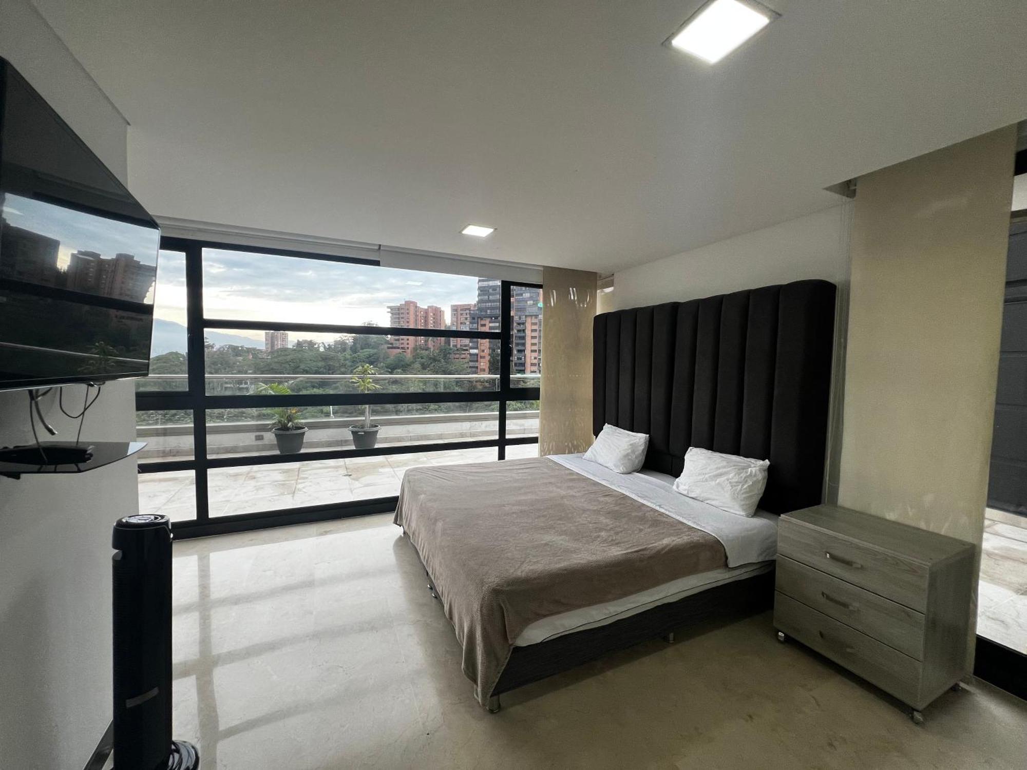 Apartamento Modern Units Poblado With Stunning View Medellín