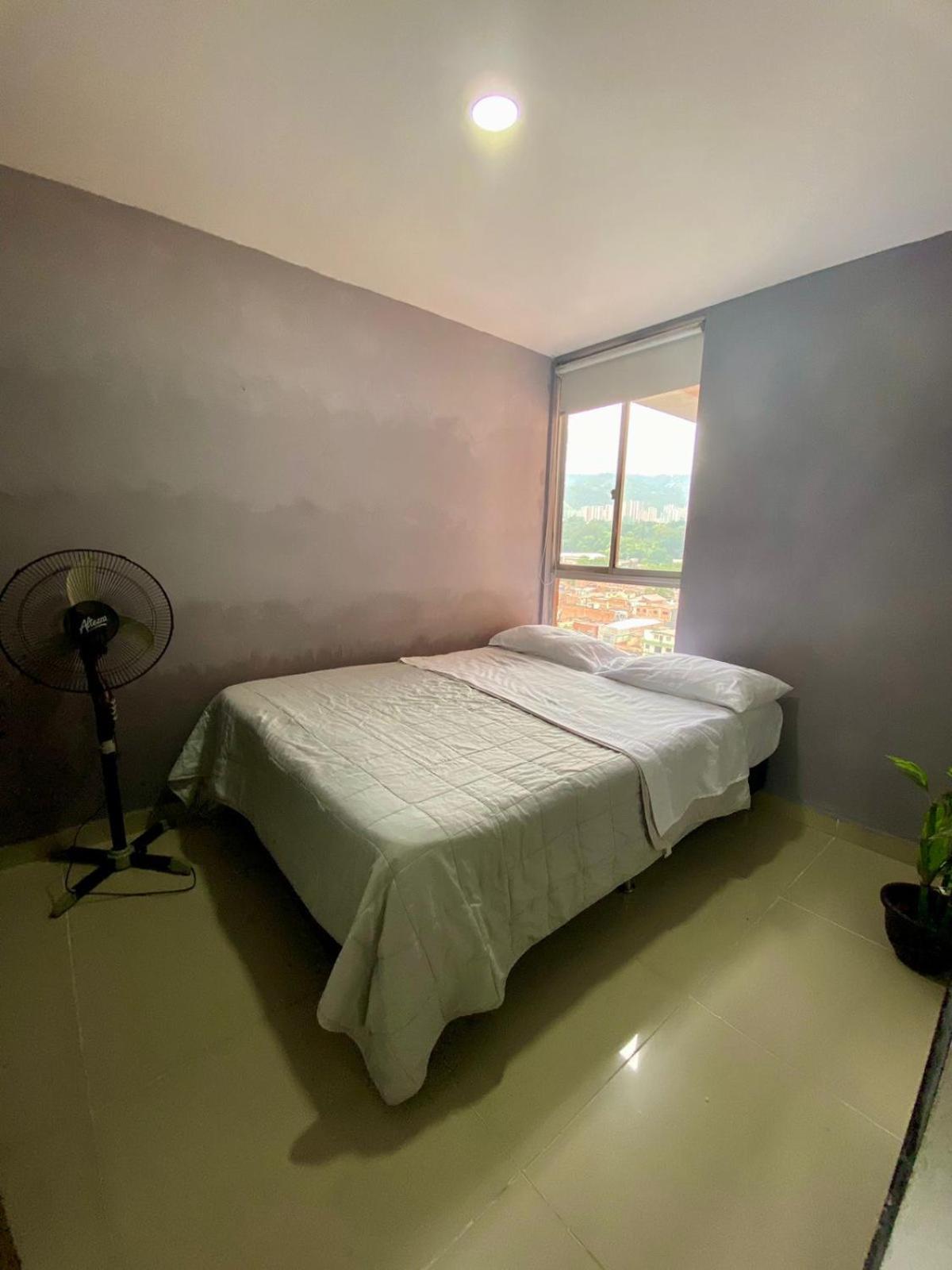 3 Habitaciones, Vista Al Poblado * Medellín