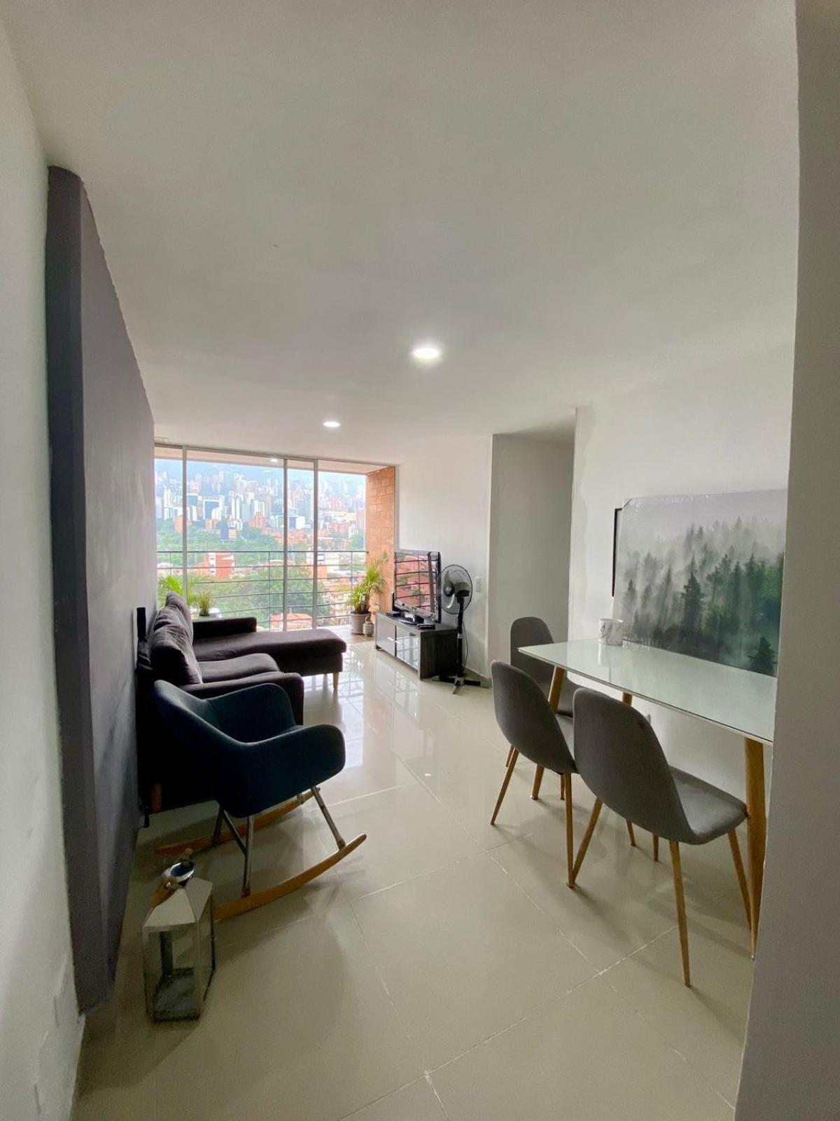 3 Habitaciones, Vista Al Poblado Apartamento *