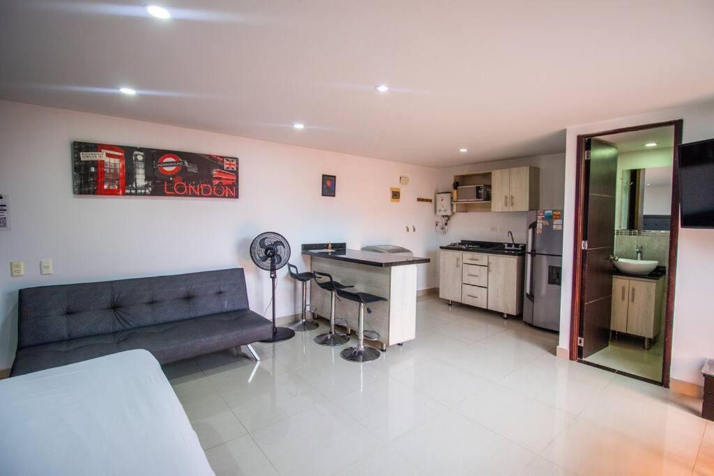 Close To The Santa Fe Mall In Poblado 207