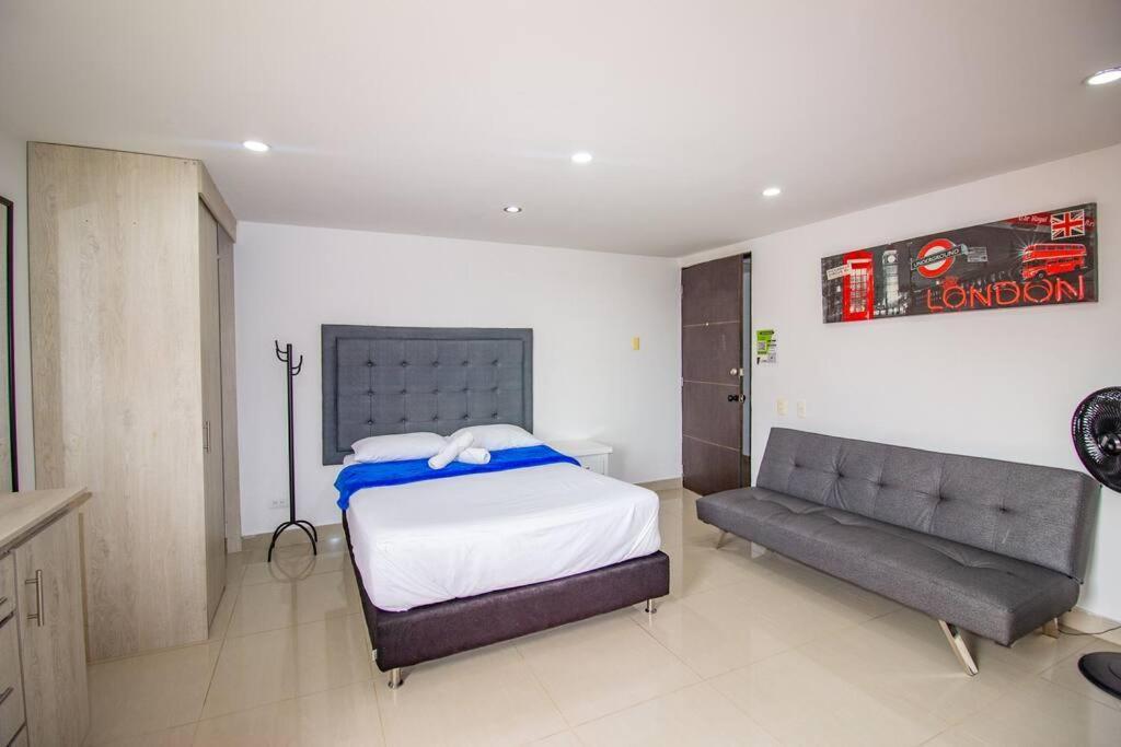 Close To The Santa Fe Mall In Poblado 207 * Medellín