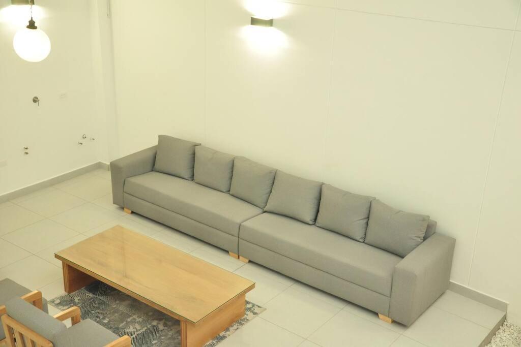 Modern House, With Excellent Location In Apartamento