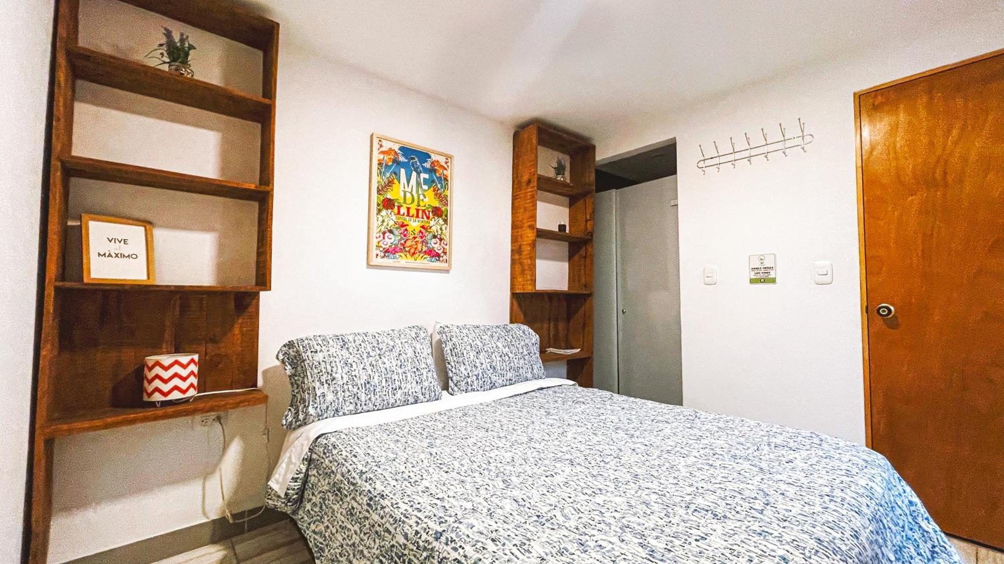 Adn Algo De Nosotros Hostal Medellín