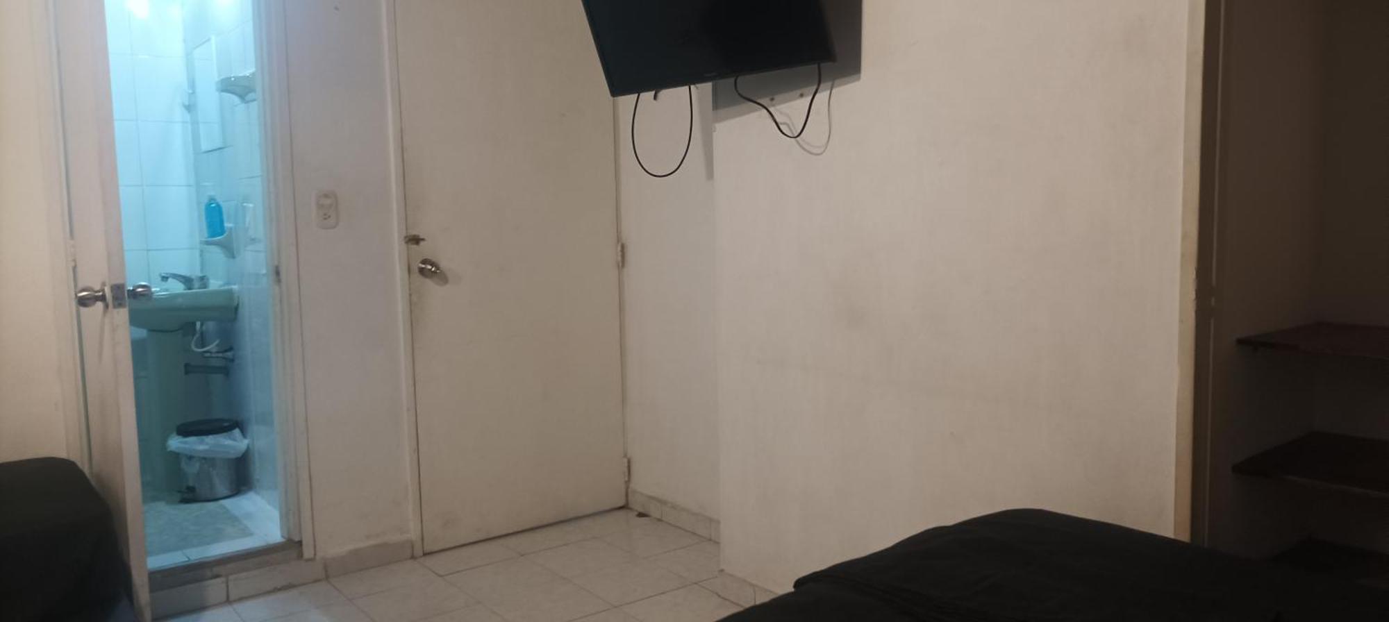 Hospedaje Cerca Al Estadio Y La 70 Pensión Medellín